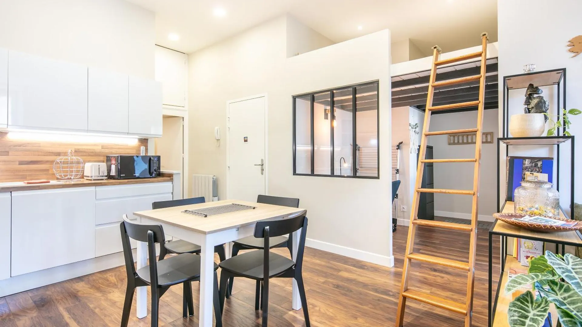 アパート Le Coconfort - Appartement Plein Centre - Proche Gare ヴォワロン フランス